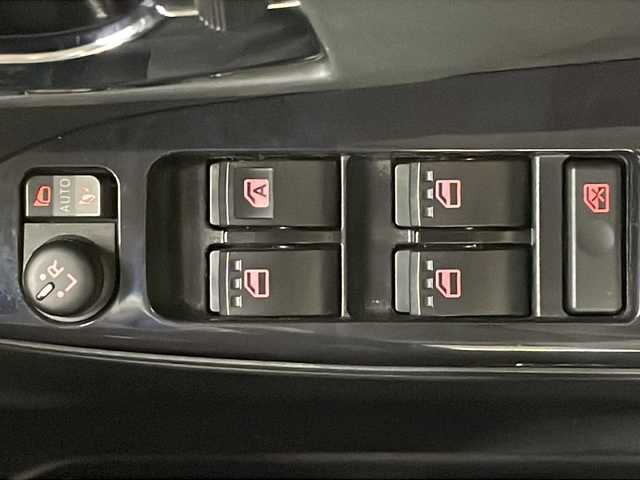 ダイハツ タント カスタム RS トップED SA Ⅲ 長崎県 2018(平30)年 4.7万km パールホワイトⅢ 純正8インチメモリナビ/（フルセグ/CD/DVD/Bluetooth）/アラウンドビューモニター/両側パワースライドドア/純正15インチアルミホイール/スロコン（Pivot　3-DRIVE-AC2）/ドライブレコーダー/ETC/衝突軽減ブレーキ/オートライト/オートマチックハイビーム/シートヒーター/ステアリングスイッチ/純正LEDヘッドライト/純正フロアマット/アイドリングストップ/電動格納ミラー/スペアキー