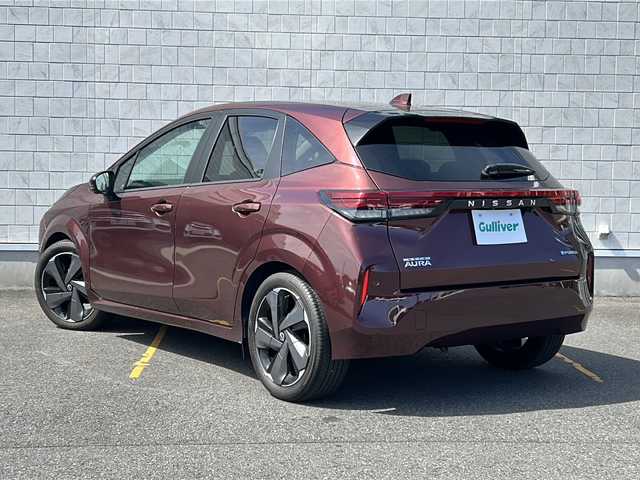日産 オーラ G 茨城県 2022(令4)年 2.8万km バーガンディー エマージェンシーブレーキ/ふらつき警報/標識検知支援/後退時車両検知警報/純正SDナビ/　　BT/CD/DVD/フルセグ/アラウンドビューモニター/スマートルームミラー/LEDオートライト/コーナーセンサー/純正17インチアルミホイール/スマートキー/ETC