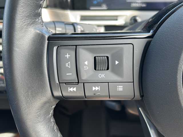 日産 オーラ G 茨城県 2022(令4)年 2.8万km バーガンディー エマージェンシーブレーキ/ふらつき警報/標識検知支援/後退時車両検知警報/純正SDナビ/　　BT/CD/DVD/フルセグ/アラウンドビューモニター/スマートルームミラー/LEDオートライト/コーナーセンサー/純正17インチアルミホイール/スマートキー/ETC
