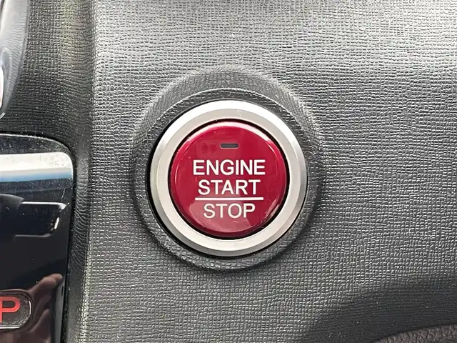 ホンダ Ｎ ＯＮＥ プレミアム ツアラー 青森県 2017(平29)年 5.5万km ブリティッシュグリーンP 4WD/ワンオーナー/社外ディスプレイオーディオ/・CD/DVD/USB/AUX/純正15AW/純正フロアマット/シートヒーター/エアーシート/ベンチシート/オートライト/フォグランプ/クルーズコントロール/パドルシフト/ETC/横滑り防止機能/アイドリングストップ/レーダー/エンジンスターター/保証書/取扱説明書