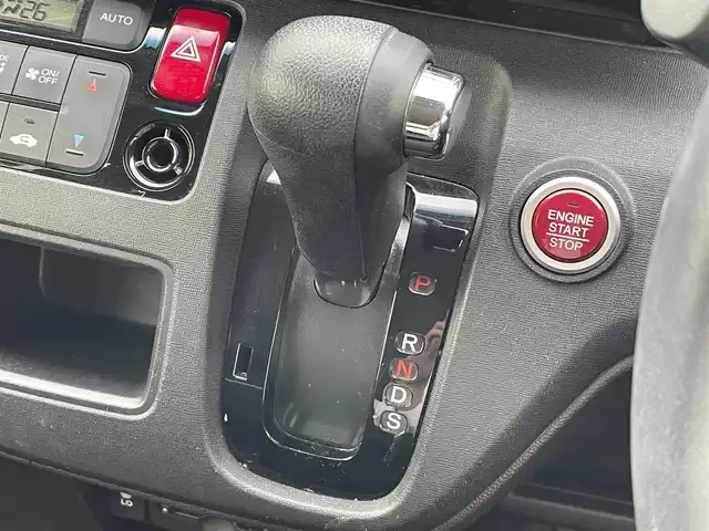 ホンダ Ｎ ＯＮＥ プレミアム ツアラー 青森県 2017(平29)年 5.5万km ブリティッシュグリーンP 4WD/ワンオーナー/社外ディスプレイオーディオ/・CD/DVD/USB/AUX/純正15AW/純正フロアマット/シートヒーター/エアーシート/ベンチシート/オートライト/フォグランプ/クルーズコントロール/パドルシフト/ETC/横滑り防止機能/アイドリングストップ/レーダー/エンジンスターター/保証書/取扱説明書