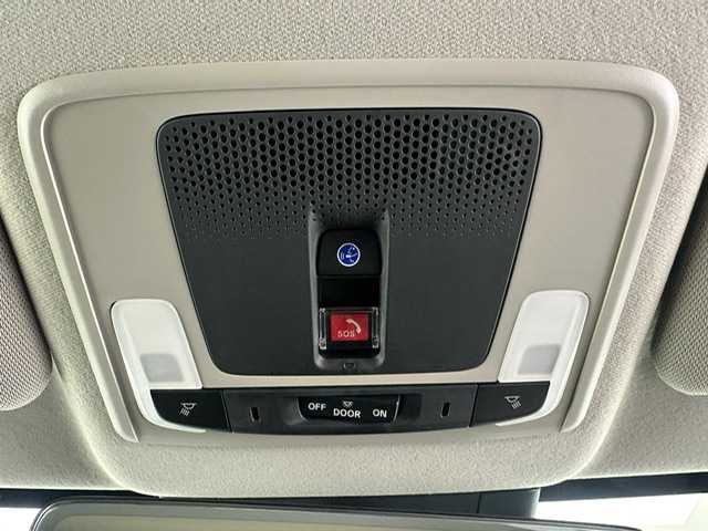 ホンダ ヴェゼル ハイブリッド e:HEV Z 兵庫県 2025(令7)年 0.1千km プラチナホワイトパール ・登録済み未使用車/・純正コネクトナビ/（フルセグ、ＢＴ、ＵＳＢ）　　/・apple　carplay/・androido auto/・バックカメラ　/・レーダークルーズコントロール　/・コーナーセンサー　　/・踏み間違い　/・PCS/・BSI/・LKA/・DAC/・BREAK　HOLD/・ビルトインETC２．０　/・パワーバックドア/・シートヒーター　/・ISOFIX　/・ハーフレザー/・ステアリングヒーター/・パドルシフト/・ＬＥＤヘッドライト/・LEDフォグランプ/・オートハイ/・オートライト/・スペアキー×１/・ワイヤレス充電/・電子パーキング　