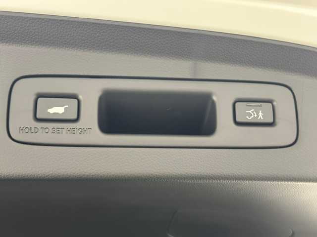 ホンダ ヴェゼル ハイブリッド e:HEV Z 兵庫県 2025(令7)年 0.1千km プラチナホワイトパール ・登録済み未使用車/・純正コネクトナビ/（フルセグ、ＢＴ、ＵＳＢ）　　/・apple　carplay/・androido auto/・バックカメラ　/・レーダークルーズコントロール　/・コーナーセンサー　　/・踏み間違い　/・PCS/・BSI/・LKA/・DAC/・BREAK　HOLD/・ビルトインETC２．０　/・パワーバックドア/・シートヒーター　/・ISOFIX　/・ハーフレザー/・ステアリングヒーター/・パドルシフト/・ＬＥＤヘッドライト/・LEDフォグランプ/・オートハイ/・オートライト/・スペアキー×１/・ワイヤレス充電/・電子パーキング　