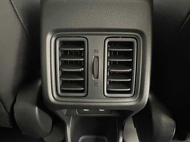 ホンダ ヴェゼル ハイブリッド e:HEV Z 兵庫県 2025(令7)年 0.1千km プラチナホワイトパール ・登録済み未使用車/・純正コネクトナビ/（フルセグ、ＢＴ、ＵＳＢ）　　/・apple　carplay/・androido auto/・バックカメラ　/・レーダークルーズコントロール　/・コーナーセンサー　　/・踏み間違い　/・PCS/・BSI/・LKA/・DAC/・BREAK　HOLD/・ビルトインETC２．０　/・パワーバックドア/・シートヒーター　/・ISOFIX　/・ハーフレザー/・ステアリングヒーター/・パドルシフト/・ＬＥＤヘッドライト/・LEDフォグランプ/・オートハイ/・オートライト/・スペアキー×１/・ワイヤレス充電/・電子パーキング　