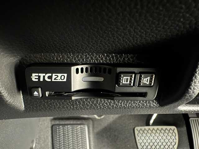 ホンダ ヴェゼル ハイブリッド e:HEV Z 兵庫県 2025(令7)年 0.1千km プラチナホワイトパール ・登録済み未使用車/・純正コネクトナビ/（フルセグ、ＢＴ、ＵＳＢ）　　/・apple　carplay/・androido auto/・バックカメラ　/・レーダークルーズコントロール　/・コーナーセンサー　　/・踏み間違い　/・PCS/・BSI/・LKA/・DAC/・BREAK　HOLD/・ビルトインETC２．０　/・パワーバックドア/・シートヒーター　/・ISOFIX　/・ハーフレザー/・ステアリングヒーター/・パドルシフト/・ＬＥＤヘッドライト/・LEDフォグランプ/・オートハイ/・オートライト/・スペアキー×１/・ワイヤレス充電/・電子パーキング　