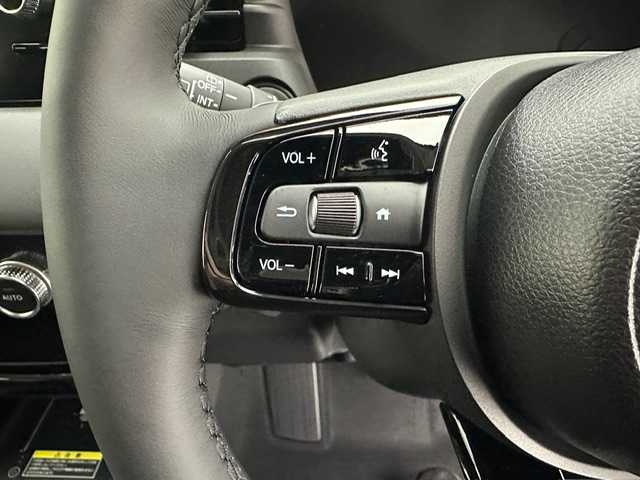 ホンダ ヴェゼル ハイブリッド e:HEV Z 兵庫県 2025(令7)年 0.1千km プラチナホワイトパール ・登録済み未使用車/・純正コネクトナビ/（フルセグ、ＢＴ、ＵＳＢ）　　/・apple　carplay/・androido auto/・バックカメラ　/・レーダークルーズコントロール　/・コーナーセンサー　　/・踏み間違い　/・PCS/・BSI/・LKA/・DAC/・BREAK　HOLD/・ビルトインETC２．０　/・パワーバックドア/・シートヒーター　/・ISOFIX　/・ハーフレザー/・ステアリングヒーター/・パドルシフト/・ＬＥＤヘッドライト/・LEDフォグランプ/・オートハイ/・オートライト/・スペアキー×１/・ワイヤレス充電/・電子パーキング　