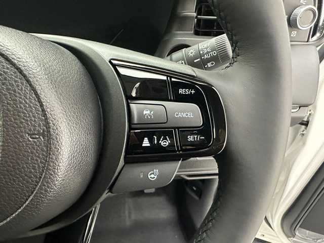 ホンダ ヴェゼル ハイブリッド e:HEV Z 兵庫県 2025(令7)年 0.1千km プラチナホワイトパール ・登録済み未使用車/・純正コネクトナビ/（フルセグ、ＢＴ、ＵＳＢ）　　/・apple　carplay/・androido auto/・バックカメラ　/・レーダークルーズコントロール　/・コーナーセンサー　　/・踏み間違い　/・PCS/・BSI/・LKA/・DAC/・BREAK　HOLD/・ビルトインETC２．０　/・パワーバックドア/・シートヒーター　/・ISOFIX　/・ハーフレザー/・ステアリングヒーター/・パドルシフト/・ＬＥＤヘッドライト/・LEDフォグランプ/・オートハイ/・オートライト/・スペアキー×１/・ワイヤレス充電/・電子パーキング　