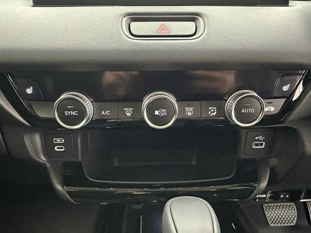 ホンダ ヴェゼル ハイブリッド e:HEV Z 兵庫県 2025(令7)年 0.1千km プラチナホワイトパール ・登録済み未使用車/・純正コネクトナビ/（フルセグ、ＢＴ、ＵＳＢ）　　/・apple　carplay/・androido auto/・バックカメラ　/・レーダークルーズコントロール　/・コーナーセンサー　　/・踏み間違い　/・PCS/・BSI/・LKA/・DAC/・BREAK　HOLD/・ビルトインETC２．０　/・パワーバックドア/・シートヒーター　/・ISOFIX　/・ハーフレザー/・ステアリングヒーター/・パドルシフト/・ＬＥＤヘッドライト/・LEDフォグランプ/・オートハイ/・オートライト/・スペアキー×１/・ワイヤレス充電/・電子パーキング　