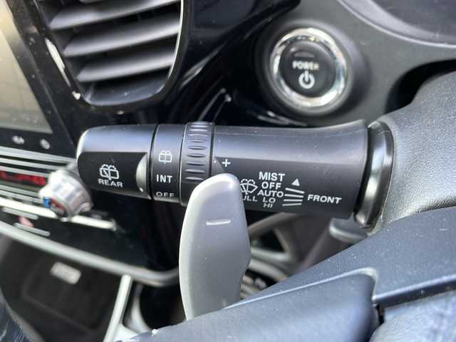 三菱 アウトランダー ＰＨＥＶ G プラスパッケージ 道北・旭川 2020(令2)年 6万km シルキーホワイト /4WD//禁煙車//純正スマートフォン連携ナビ//BT/USB/フルセグ//全方位カメラ//電気温水式ヒーター//衝突軽減ブレーキ//レーンキープ//レーダークルーズコントロール//コーナーセンサー//パドルシフト//パワーバックドア//ハーフレザーシート//運転席パワーシート//シートヒーター//ステアリングヒーター//100V/１５００Ｗ//オートハイビーム//オートライト//ＬＥＤヘッドライト//フォグライト//オートリトラミラー//オートワイパー//純正フロアマット//ドアバイザー