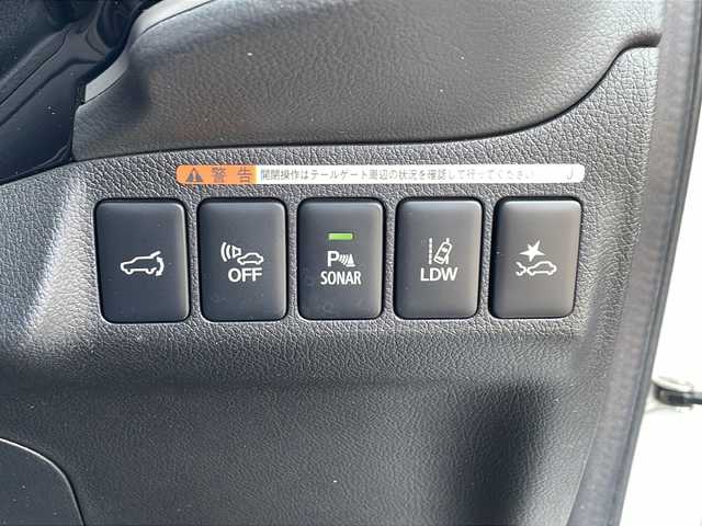 三菱 アウトランダー ＰＨＥＶ G プラスパッケージ 道北・旭川 2020(令2)年 6万km シルキーホワイト /4WD//禁煙車//純正スマートフォン連携ナビ//BT/USB/フルセグ//全方位カメラ//電気温水式ヒーター//衝突軽減ブレーキ//レーンキープ//レーダークルーズコントロール//コーナーセンサー//パドルシフト//パワーバックドア//ハーフレザーシート//運転席パワーシート//シートヒーター//ステアリングヒーター//100V/１５００Ｗ//オートハイビーム//オートライト//ＬＥＤヘッドライト//フォグライト//オートリトラミラー//オートワイパー//純正フロアマット//ドアバイザー