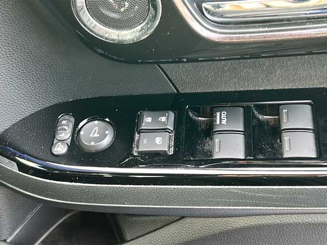 ホンダ Ｎ ＢＯＸ カスタム G L ホンダセンシング 山形県 2020(令2)年 11.4万km ブリリアントスポーティブルーメタリック2トーン ・4WD/・ホンダセンシング/・アダプティブ・クルーズ・コントロール/・片側パワースライドドア/・純正メモリナビ/CD、DVD、BT、TV再生可能/・バックカメラ/・LEDオートライト/・オートマチックハイビーム/・前席シートヒーター/・ビルトインETC/・純正AW/・純正フロアマット/・スマートキー/・電動格納ウィンカーミラー/・ドアバイザー