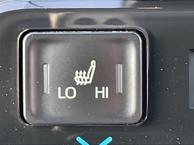 トヨタ ヴォクシー S－Z 道北・旭川 2022(令4)年 3.7万km グリッターブラックガラスフレーク /ワンオーナー//寒冷地仕様//禁煙車　//純正１０．５インチメモリーナビ//ＣＤ・ＤＶＤ・ＢＴ・フルセグ//純正エンジンスターター//両側パワースライドドア//ユニバーサルステップ//ハーフレザーシート//前席シートヒーター//前後ドライブレコーダー//バックカメラ//セーフティセンス//プリクラッシュブレーキ//レーンデパーチャーアラート//レーダークルーズコントロール//プロアクティブドライビングアシスト//パーキングサポートブレーキ//ロードサインアシスト//クリアランスソナー//ＬＥＤヘッドライト//オートライト//リアサンシェード//ＥＴＣ2.0//保証書//スペアキー×１