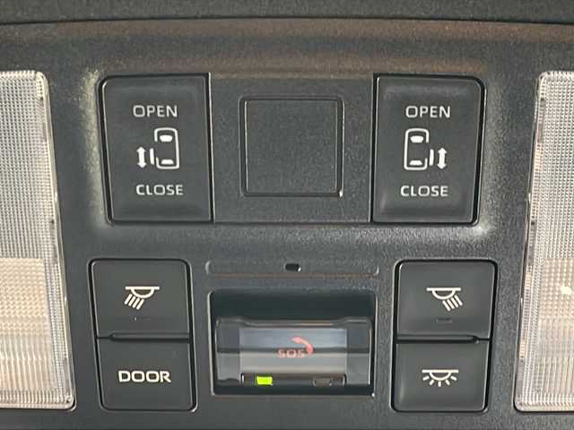 トヨタ ヴォクシー S－Z 道北・旭川 2022(令4)年 3.7万km グリッターブラックガラスフレーク /ワンオーナー//寒冷地仕様//禁煙車　//純正１０．５インチメモリーナビ//ＣＤ・ＤＶＤ・ＢＴ・フルセグ//純正エンジンスターター//両側パワースライドドア//ユニバーサルステップ//ハーフレザーシート//前席シートヒーター//前後ドライブレコーダー//バックカメラ//セーフティセンス//プリクラッシュブレーキ//レーンデパーチャーアラート//レーダークルーズコントロール//プロアクティブドライビングアシスト//パーキングサポートブレーキ//ロードサインアシスト//クリアランスソナー//ＬＥＤヘッドライト//オートライト//リアサンシェード//ＥＴＣ2.0//保証書//スペアキー×１