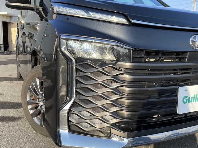 トヨタ ヴォクシー S－Z 道北・旭川 2022(令4)年 3.7万km グリッターブラックガラスフレーク /ワンオーナー//寒冷地仕様//禁煙車　//純正１０．５インチメモリーナビ//ＣＤ・ＤＶＤ・ＢＴ・フルセグ//純正エンジンスターター//両側パワースライドドア//ユニバーサルステップ//ハーフレザーシート//前席シートヒーター//前後ドライブレコーダー//バックカメラ//セーフティセンス//プリクラッシュブレーキ//レーンデパーチャーアラート//レーダークルーズコントロール//プロアクティブドライビングアシスト//パーキングサポートブレーキ//ロードサインアシスト//クリアランスソナー//ＬＥＤヘッドライト//オートライト//リアサンシェード//ＥＴＣ2.0//保証書//スペアキー×１