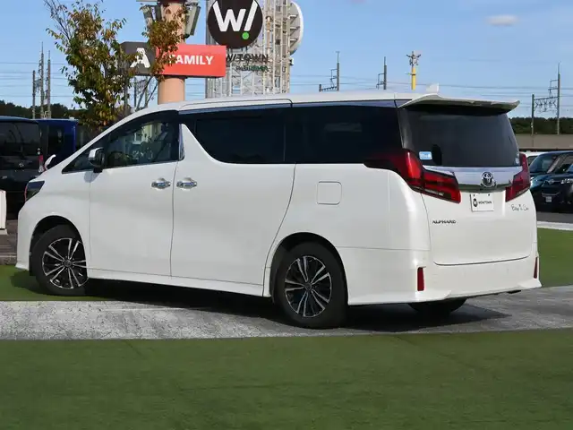 トヨタ アルファード S 千葉県 2019(平31)年 5.6万km ホワイトパールクリスタルシャイン Toyota Safety Sense/・プリクラッシュセーフティ/・レーンディパーチャーアラート/・オートハイビーム/・レーダークルーズコントロール/両側パワースライドドア/10インチ純正SDナビ/地デジTV/【DVD/CD再生機能　Bluetooth接続】/バックカメラ/フリップダウンモニター/ドライブレコーダー（前後撮影）/革巻きステアリング/ステアリングスイッチ/ETC/LEDヘッドライト/フォグライト/ウインカーミラー/クリアランスソナー/社外17インチアルミホイル/サイド/カーテンエアバッグ/スマートキー