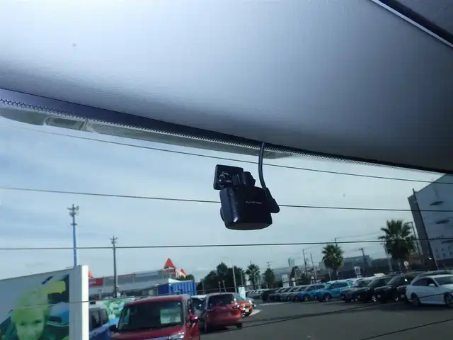 トヨタ アルファード S 千葉県 2019(平31)年 5.6万km ホワイトパールクリスタルシャイン Toyota Safety Sense/・プリクラッシュセーフティ/・レーンディパーチャーアラート/・オートハイビーム/・レーダークルーズコントロール/両側パワースライドドア/10インチ純正SDナビ/地デジTV/【DVD/CD再生機能　Bluetooth接続】/バックカメラ/フリップダウンモニター/ドライブレコーダー（前後撮影）/革巻きステアリング/ステアリングスイッチ/ETC/LEDヘッドライト/フォグライト/ウインカーミラー/クリアランスソナー/社外17インチアルミホイル/サイド/カーテンエアバッグ/スマートキー