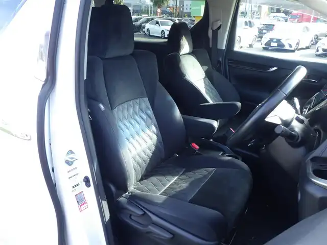 トヨタ アルファード S 千葉県 2019(平31)年 5.6万km ホワイトパールクリスタルシャイン Toyota Safety Sense/・プリクラッシュセーフティ/・レーンディパーチャーアラート/・オートハイビーム/・レーダークルーズコントロール/両側パワースライドドア/10インチ純正SDナビ/地デジTV/【DVD/CD再生機能　Bluetooth接続】/バックカメラ/フリップダウンモニター/ドライブレコーダー（前後撮影）/革巻きステアリング/ステアリングスイッチ/ETC/LEDヘッドライト/フォグライト/ウインカーミラー/クリアランスソナー/社外17インチアルミホイル/サイド/カーテンエアバッグ/スマートキー