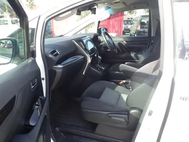 トヨタ アルファード S 千葉県 2019(平31)年 5.6万km ホワイトパールクリスタルシャイン Toyota Safety Sense/・プリクラッシュセーフティ/・レーンディパーチャーアラート/・オートハイビーム/・レーダークルーズコントロール/両側パワースライドドア/10インチ純正SDナビ/地デジTV/【DVD/CD再生機能　Bluetooth接続】/バックカメラ/フリップダウンモニター/ドライブレコーダー（前後撮影）/革巻きステアリング/ステアリングスイッチ/ETC/LEDヘッドライト/フォグライト/ウインカーミラー/クリアランスソナー/社外17インチアルミホイル/サイド/カーテンエアバッグ/スマートキー