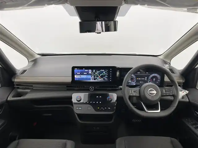 日産 セレナ e－パワー ハイウェイスター V 富山県 2025(令7)年 0.1千km プリズムホワイト 登録済未使用車/純正12.3型ナビ（AM/FM/BT/USB/HDMI）/フルセグTV/全方位カメラ/純正11型後席モニター/前後ドライブレコーダー/ETC/デジタルインナーミラー/ブラインドスポットモニター/衝突被害軽減システム/レーダークルーズコントロール/レーンキープアシスト/コーナーセンサー/横滑り防止装置/アイドリングストップ/純正アルミホイール/オートLEDライト/オートマチックハイビーム/フォグライト/オートホールド付電子パーキング/革巻きステアリング/ステアリングスイッチ/スマートキー/スペアキー