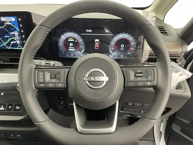 日産 セレナ e－パワー ハイウェイスター V 富山県 2025(令7)年 0.1千km プリズムホワイト 登録済未使用車/純正12.3型ナビ（AM/FM/BT/USB/HDMI）/フルセグTV/全方位カメラ/純正11型後席モニター/前後ドライブレコーダー/ETC/デジタルインナーミラー/ブラインドスポットモニター/衝突被害軽減システム/レーダークルーズコントロール/レーンキープアシスト/コーナーセンサー/横滑り防止装置/アイドリングストップ/純正アルミホイール/オートLEDライト/オートマチックハイビーム/フォグライト/オートホールド付電子パーキング/革巻きステアリング/ステアリングスイッチ/スマートキー/スペアキー