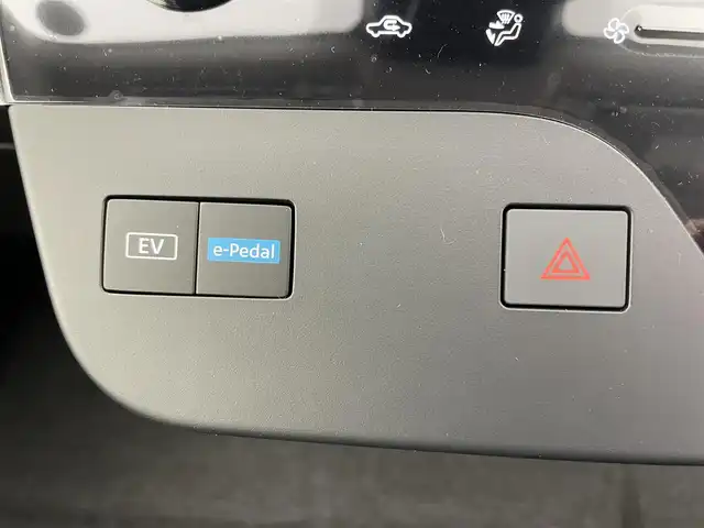 日産 セレナ e－パワー ハイウェイスター V 富山県 2025(令7)年 0.1千km プリズムホワイト 登録済未使用車/純正12.3型ナビ（AM/FM/BT/USB/HDMI）/フルセグTV/全方位カメラ/純正11型後席モニター/前後ドライブレコーダー/ETC/デジタルインナーミラー/ブラインドスポットモニター/衝突被害軽減システム/レーダークルーズコントロール/レーンキープアシスト/コーナーセンサー/横滑り防止装置/アイドリングストップ/純正アルミホイール/オートLEDライト/オートマチックハイビーム/フォグライト/オートホールド付電子パーキング/革巻きステアリング/ステアリングスイッチ/スマートキー/スペアキー