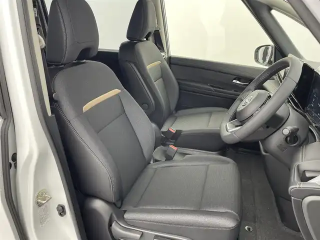 日産 セレナ e－パワー ハイウェイスター V 富山県 2025(令7)年 0.1千km プリズムホワイト 登録済未使用車/純正12.3型ナビ（AM/FM/BT/USB/HDMI）/フルセグTV/全方位カメラ/純正11型後席モニター/前後ドライブレコーダー/ETC/デジタルインナーミラー/ブラインドスポットモニター/衝突被害軽減システム/レーダークルーズコントロール/レーンキープアシスト/コーナーセンサー/横滑り防止装置/アイドリングストップ/純正アルミホイール/オートLEDライト/オートマチックハイビーム/フォグライト/オートホールド付電子パーキング/革巻きステアリング/ステアリングスイッチ/スマートキー/スペアキー