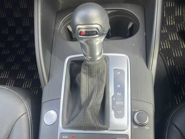 アウディ Ａ３ スポーツバック 1．4 TFSI 大阪府 2015(平27)年 2.9万km 青Ｍ メーカー純正ナビ/バックカメラ/ビルトインETC/HIDヘッドライト/フォグランプ/純正16インチAW/クルーズコントロール/ウインカーミラー/黒革シート/革巻きステアリング/パドルシフト/ドライブレコーダー/フロアマット/保証書/取扱説明書