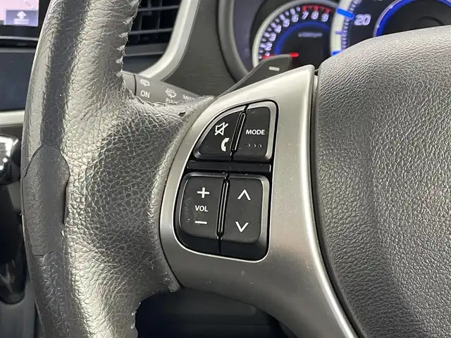 スズキ ワゴンＲ スティングレー T 埼玉県 2013(平25)年 3.8万km パールホワイト 社外ナビ　バックカメラ　ＥＴＣ　衝突被害軽減ブレーキ　ＤＶＤ再生　ステアリングスイッチ　パドルシフト　オートエアコン　純正アルミホイール　プッシュスタート　スマートキー　オートライト　ＨＩＤライト