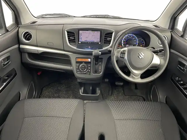 スズキ ワゴンＲ スティングレー T 埼玉県 2013(平25)年 3.8万km パールホワイト 社外ナビ　バックカメラ　ＥＴＣ　衝突被害軽減ブレーキ　ＤＶＤ再生　ステアリングスイッチ　パドルシフト　オートエアコン　純正アルミホイール　プッシュスタート　スマートキー　オートライト　ＨＩＤライト