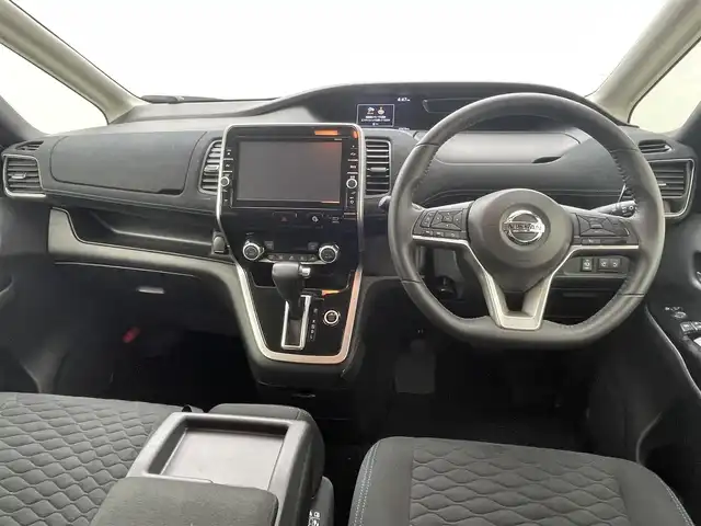 日産 セレナ ライダー 熊本県 2017(平29)年 6.6万km ブリリアントホワイトパール 禁煙車/純正ナビMM516D-L/CD/DVD/BlueRay/BT/フルセグTV/AM/FM)/純正フリップダウンモニター/純正前のみドライブレコーダー/ビルトインETC/後席左側ハンズフリーオートスライドドア/両側パワースライドドア/アラウンドビューモニター/クルーズコントロール/衝突軽減ブレーキ/レーンキープアシスト/横滑り防止/アイドリングストップ/前後クリアランスソナー/純正フロアマット/純正１６インチAW/オートライト/LEDヘッドライト/フォグライト/スマートキー/プッシュスタート/スペアキー1本/保証書/取扱説明書
