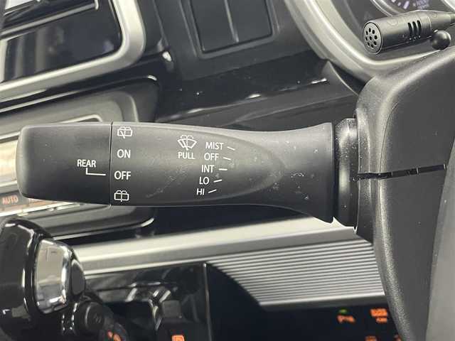 スズキ スペーシア カスタム HYBRID XS 埼玉県 2019(平31)年 2.7万km ピュアホワイトパール/ブラック2トーン 純正7インチナビ/CD DVD フルセグTV Bluetooth/バックカメラ/ステアリングリモコン/衝突軽減ブレーキ/レーンキプアシスト/クリアランスソナー/両側パワースライドドア/ハーフレザーシート/シートヒーター/サーキュレーター/LEDオートライト/スマートキー/ビルトインETC