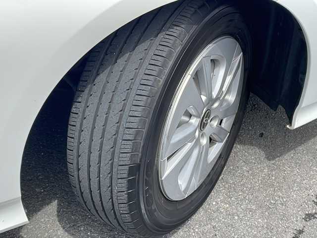 トヨタ プリウス S 長野県 2018(平30)年 5.1万km スーパーホワイトⅡ ４WD/トヨタセーフティセンス/ケンウッドメモリナビ/バックカメラ/ETC/ドライブレコーダー/純正１５インチアルミ/LEDヘッドライト/スマートキー/スペアキー/取説
