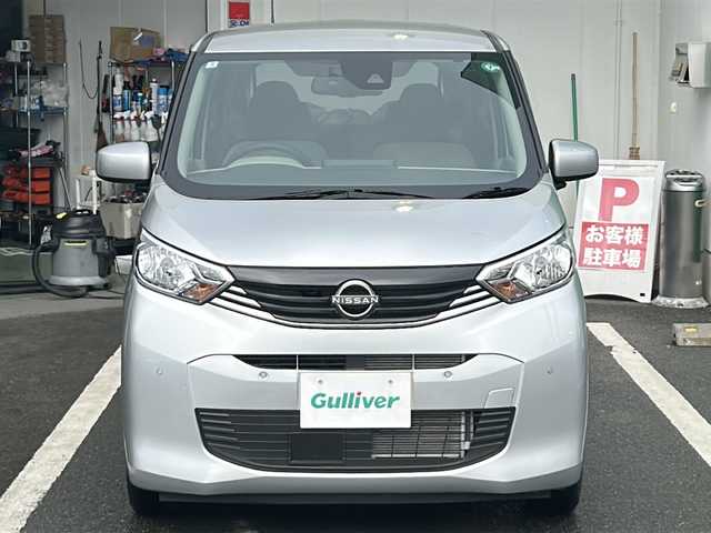 日産 デイズ S 京都府 2024(令6)年 1万km スターリングシルバーM 衝突軽減ブレーキ　/レーンキープ　/前後ドラレコ　/バックカメラ　/クリアランスソナー　/アイドリングストップ　/電動格納ミラー　/ベンチシート　/ＵＳＢ　/Ｂｌｕｅｔｏｏｔｈ　/オートエアコン　/オートライト　