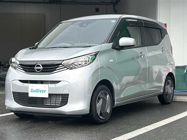 日産 デイズ S 京都府 2024(令6)年 1万km スターリングシルバーM 衝突軽減ブレーキ　/レーンキープ　/前後ドラレコ　/バックカメラ　/クリアランスソナー　/アイドリングストップ　/電動格納ミラー　/ベンチシート　/ＵＳＢ　/Ｂｌｕｅｔｏｏｔｈ　/オートエアコン　/オートライト　