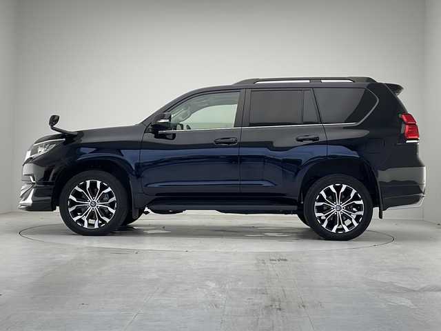 トヨタ ランドクルーザー プラド TX Lパッケージ 愛知県 2021(令3)年 3.1万km アティチュードブラックマイカ 衝突被害軽減ブレーキ/モデリスタエアロパーツ/純正9インチSDナビ（あり）/サンルーフ/レーダークルーズコントロール/シートヒーター/エアーシート/フルセグTV/CD DVD/Bluetooth/バックカメラ/パワーシート/コーナーセンサー/アルミホイール/ルーフレール/ETC2.0/4WD/LEDヘッドライト/ダウンヒルアシストコントロール/ドライブレコーダー/ステアリングスイッチ/スマートキー/プッシュスタート