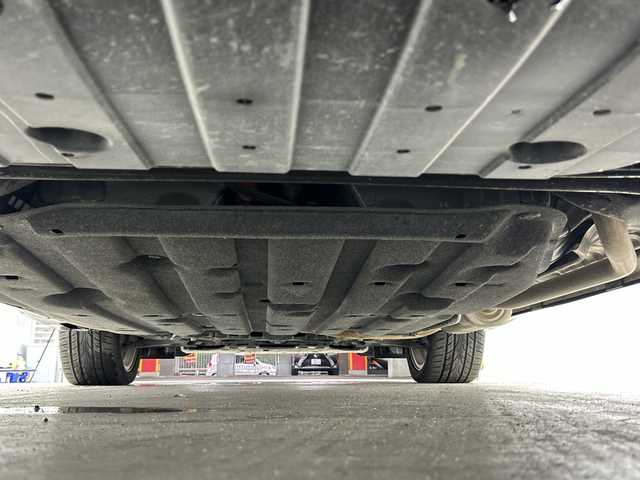 ホンダ ヴェゼル ハイブリッド RS ホンダセンシング 愛知県 2018(平30)年 4万km プラチナホワイトパール 禁煙車/純正8インチナビ/（CD/DVD/Bluetooth/フルセグTV/SD/HDMI)/バックカメラ/ホンダセンシング/・衝突軽減ブレーキ/・レーンキープアシスト/・レーダークルーズコントロール/・誤発進抑制機能/ETC/シートヒーター/パワーシート/メモリシート/純正18インチアルミホイール/パドルシフト/アイドリングストップ/スマートキー/プッシュスタート/LEDヘッドライト/フロントフォグランプ/オートライト/横滑り防止装置