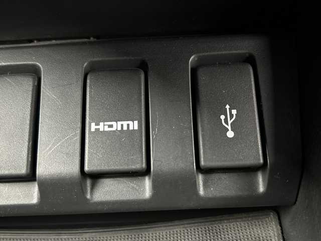 ホンダ ヴェゼル ハイブリッド RS ホンダセンシング 愛知県 2018(平30)年 4万km プラチナホワイトパール 禁煙車/純正8インチナビ/（CD/DVD/Bluetooth/フルセグTV/SD/HDMI)/バックカメラ/ホンダセンシング/・衝突軽減ブレーキ/・レーンキープアシスト/・レーダークルーズコントロール/・誤発進抑制機能/ETC/シートヒーター/パワーシート/メモリシート/純正18インチアルミホイール/パドルシフト/アイドリングストップ/スマートキー/プッシュスタート/LEDヘッドライト/フロントフォグランプ/オートライト/横滑り防止装置