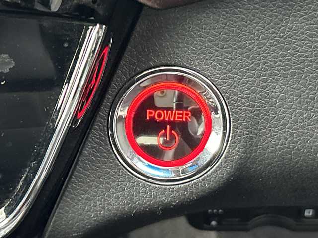 ホンダ ヴェゼル ハイブリッド RS ホンダセンシング 愛知県 2018(平30)年 4万km プラチナホワイトパール 禁煙車/純正8インチナビ/（CD/DVD/Bluetooth/フルセグTV/SD/HDMI)/バックカメラ/ホンダセンシング/・衝突軽減ブレーキ/・レーンキープアシスト/・レーダークルーズコントロール/・誤発進抑制機能/ETC/シートヒーター/パワーシート/メモリシート/純正18インチアルミホイール/パドルシフト/アイドリングストップ/スマートキー/プッシュスタート/LEDヘッドライト/フロントフォグランプ/オートライト/横滑り防止装置