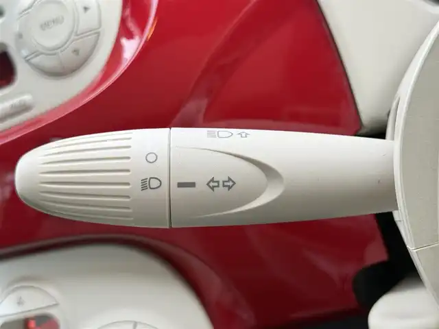 フィアット ５００ ツインエア ラウンジ 千葉県 2013(平25)年 2万km パソドプレレッド 社外4.8インチポータブルナビ/CD/ワンオーナー/ドライブレコーダー/ガラスルーフ/ディスチャージヘッドライト/フォグランプ/バックフォグ/純正15インチAW/保証書/記録簿/取扱説明書