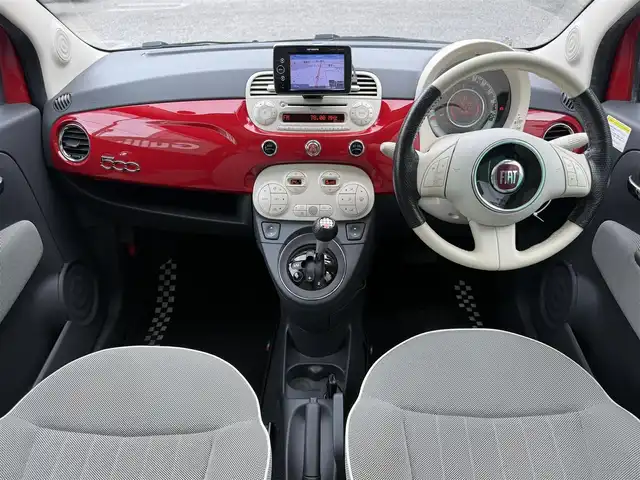 フィアット ５００ ツインエア ラウンジ 千葉県 2013(平25)年 2万km パソドプレレッド 社外4.8インチポータブルナビ/CD/ワンオーナー/ドライブレコーダー/ガラスルーフ/ディスチャージヘッドライト/フォグランプ/バックフォグ/純正15インチAW/保証書/記録簿/取扱説明書