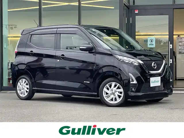 日産 デイズ 東京都 2021(令3)年 3.2万km ブラック 純正９インチナビ/（フルセグ/CD/DVD/USB/SD）/エマージェンシーブレーキ/バックカメラ/F/Rコーナーセンサー/ライトレべライザー/前席シートヒーター/アイドリングストップ/アラウンドビューモニター/革巻きステアリング/リアプライバシーガラス/ドアバイザー/車線逸脱警報/ふらつき警報/横滑り防止装置