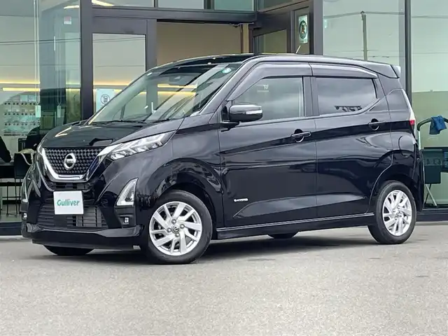 日産 デイズ 東京都 2021(令3)年 3.2万km ブラック 純正９インチナビ/（フルセグ/CD/DVD/USB/SD）/エマージェンシーブレーキ/バックカメラ/F/Rコーナーセンサー/ライトレべライザー/前席シートヒーター/アイドリングストップ/アラウンドビューモニター/革巻きステアリング/リアプライバシーガラス/ドアバイザー/車線逸脱警報/ふらつき警報/横滑り防止装置