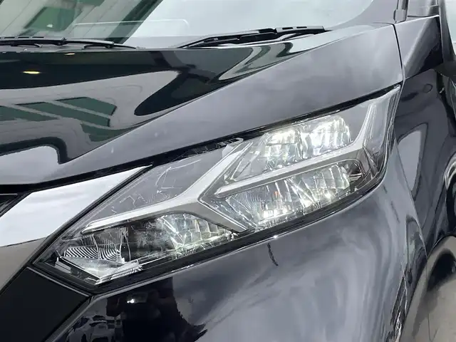 日産 デイズ 東京都 2021(令3)年 3.2万km ブラック 純正９インチナビ/（フルセグ/CD/DVD/USB/SD）/エマージェンシーブレーキ/バックカメラ/F/Rコーナーセンサー/ライトレべライザー/前席シートヒーター/アイドリングストップ/アラウンドビューモニター/革巻きステアリング/リアプライバシーガラス/ドアバイザー/車線逸脱警報/ふらつき警報/横滑り防止装置