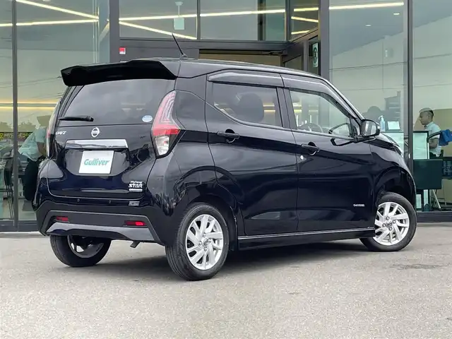 日産 デイズ 東京都 2021(令3)年 3.2万km ブラック 純正９インチナビ/（フルセグ/CD/DVD/USB/SD）/エマージェンシーブレーキ/バックカメラ/F/Rコーナーセンサー/ライトレべライザー/前席シートヒーター/アイドリングストップ/アラウンドビューモニター/革巻きステアリング/リアプライバシーガラス/ドアバイザー/車線逸脱警報/ふらつき警報/横滑り防止装置