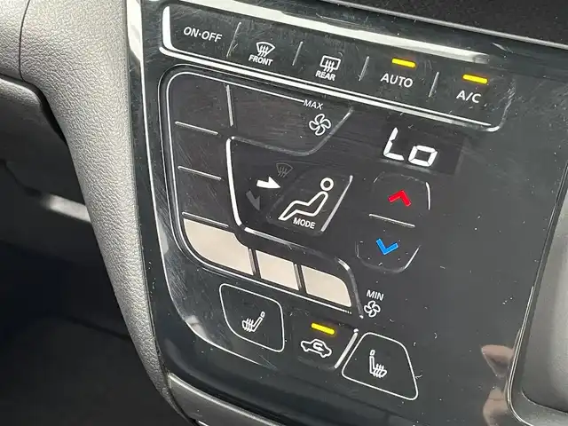 日産 デイズ 東京都 2021(令3)年 3.2万km ブラック 純正９インチナビ/（フルセグ/CD/DVD/USB/SD）/エマージェンシーブレーキ/バックカメラ/F/Rコーナーセンサー/ライトレべライザー/前席シートヒーター/アイドリングストップ/アラウンドビューモニター/革巻きステアリング/リアプライバシーガラス/ドアバイザー/車線逸脱警報/ふらつき警報/横滑り防止装置