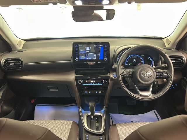 トヨタ ヤリスクロス ハイブリッド Z 熊本県 2023(令5)年 1.2万km プラチナホワイトパールマイカ 純正８インチディスプレイオーディオ/(Bluetooth/USB/applecarplay/フルセグTV)/全方位カメラ/クリアランスソナー/レーダークルーズコントロール/ETC/前後ドライブレコーダー/ハーフレザーシート/シートヒーター/ステアリングヒーター/ステアリングスイッチ/オートライト/オートハイビーム/LEDヘッドライト/電子パーキングブレーキ