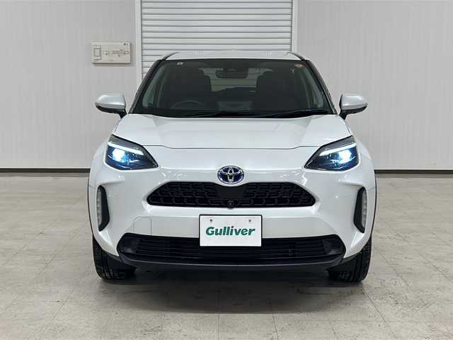 トヨタ ヤリスクロス ハイブリッド Z 熊本県 2023(令5)年 1.2万km プラチナホワイトパールマイカ 純正８インチディスプレイオーディオ/(Bluetooth/USB/applecarplay/フルセグTV)/全方位カメラ/クリアランスソナー/レーダークルーズコントロール/ETC/前後ドライブレコーダー/ハーフレザーシート/シートヒーター/ステアリングヒーター/ステアリングスイッチ/オートライト/オートハイビーム/LEDヘッドライト/電子パーキングブレーキ