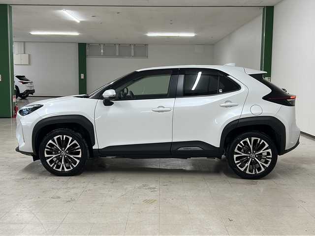 トヨタ ヤリスクロス ハイブリッド Z 熊本県 2023(令5)年 1.2万km プラチナホワイトパールマイカ 純正８インチディスプレイオーディオ/(Bluetooth/USB/applecarplay/フルセグTV)/全方位カメラ/クリアランスソナー/レーダークルーズコントロール/ETC/前後ドライブレコーダー/ハーフレザーシート/シートヒーター/ステアリングヒーター/ステアリングスイッチ/オートライト/オートハイビーム/LEDヘッドライト/電子パーキングブレーキ