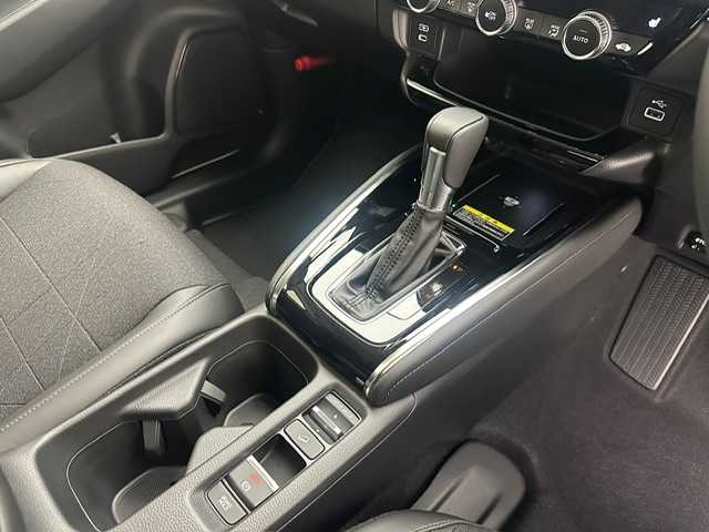 ホンダ ヴェゼル ハイブリッド e:HEV Z 兵庫県 2025(令7)年 0.1千km プラチナホワイトパール 登録済み未使用車/ハーフレザーシート/シートヒーター/ホンダセンシング/純正コネクトナビ＆フルセグTV/（USB＆BT＆AppleCarplay＆Androidauto)/バックカメラ/ワイヤレス充電器/ビルトインETC/パワーバックドア/オートライト/LEDライト/LEDフォグ/ステアリングヒーター/パドルシフト/コーナーセンサー/スマートキー/プッシュスタート