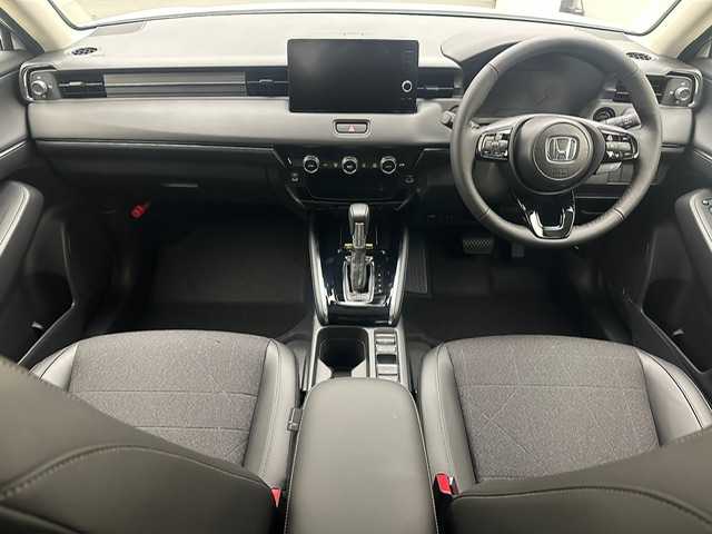 ホンダ ヴェゼル ハイブリッド e:HEV Z 兵庫県 2025(令7)年 0.1千km プラチナホワイトパール 登録済み未使用車/ハーフレザーシート/シートヒーター/ホンダセンシング/純正コネクトナビ＆フルセグTV/（USB＆BT＆AppleCarplay＆Androidauto)/バックカメラ/ワイヤレス充電器/ビルトインETC/パワーバックドア/オートライト/LEDライト/LEDフォグ/ステアリングヒーター/パドルシフト/コーナーセンサー/スマートキー/プッシュスタート